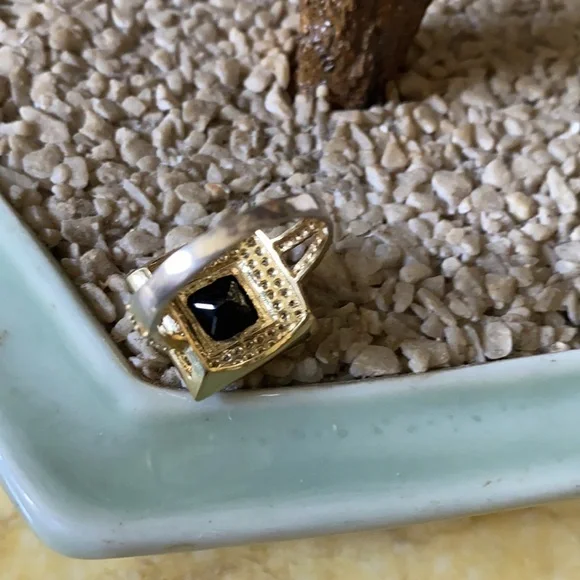 Vintage 925 black onyx white sapphire ring